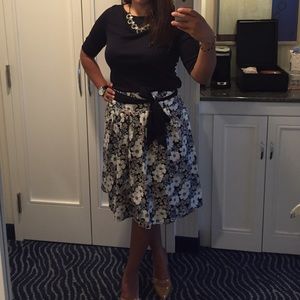 Additional pic of Ann Taylor Floral skirt